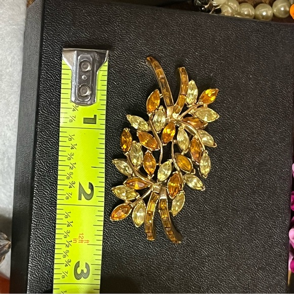 Vintage Coro Rhinestone Brooch - Picture 9 of 10